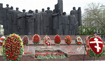 Сергей Журавлев почтил память  воинов, павших в Великой Отечественной войне 